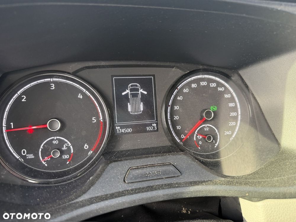 Volkswagen Transporter - 8