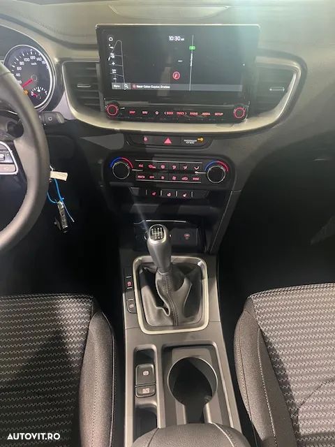 Kia XCeed 1.5 T-GDI 6MT City - 10