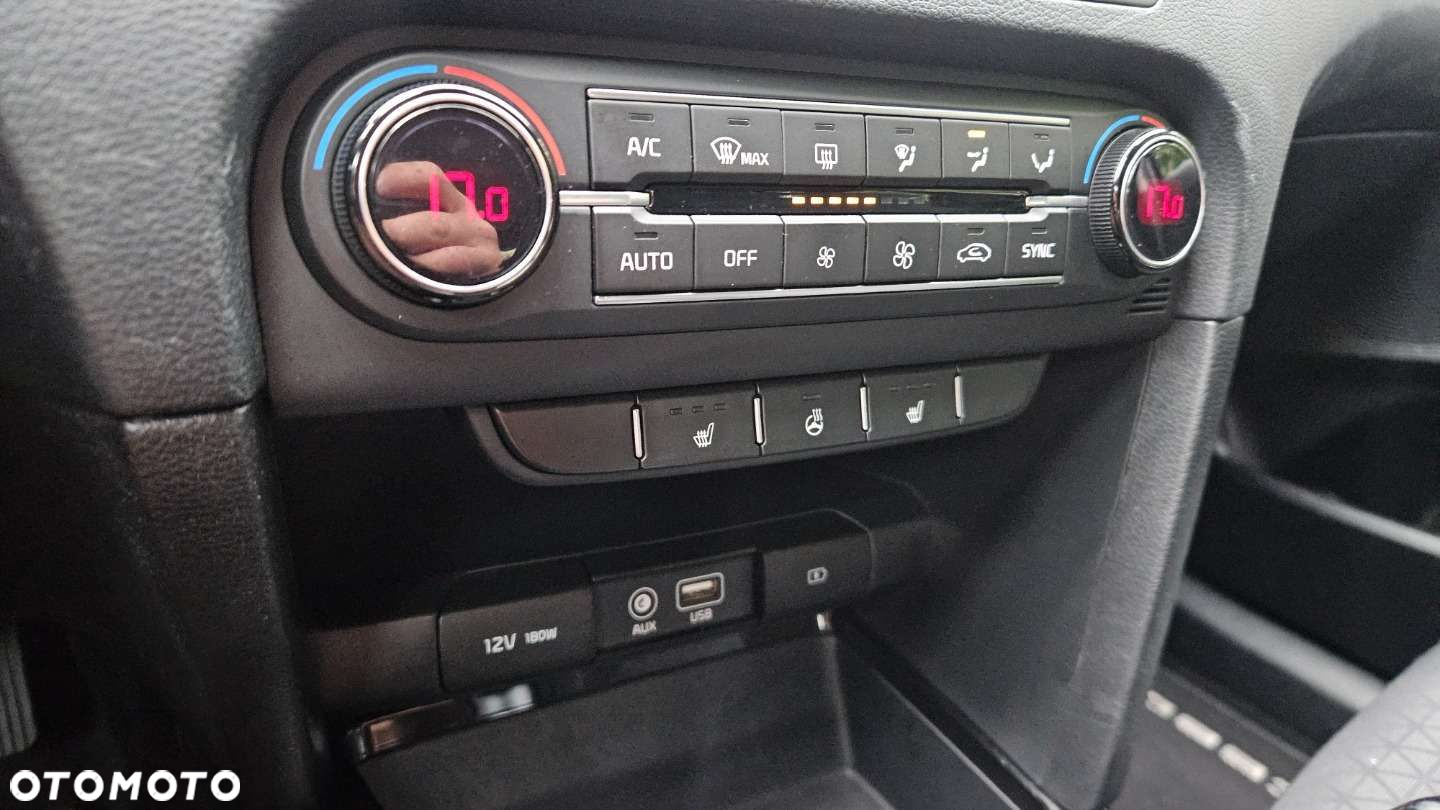 Kia Ceed - 27