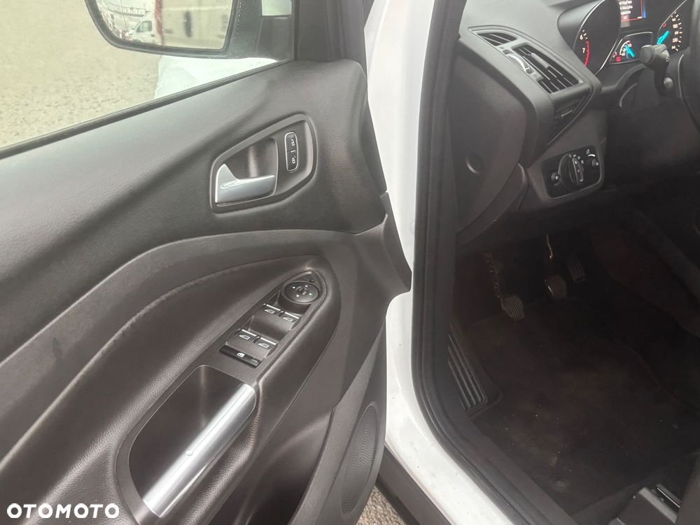 Ford Kuga 1.5 EcoBoost 2x4 Cool & Connect - 17