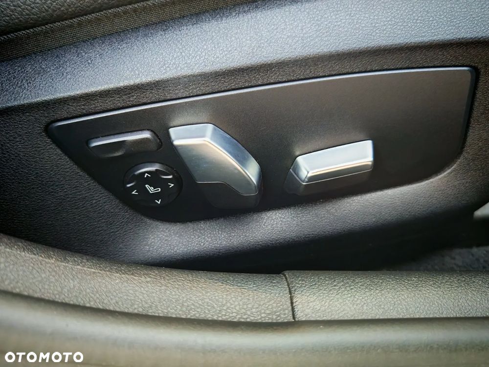 BMW Seria 5 520d xDrive M Sport sport - 23