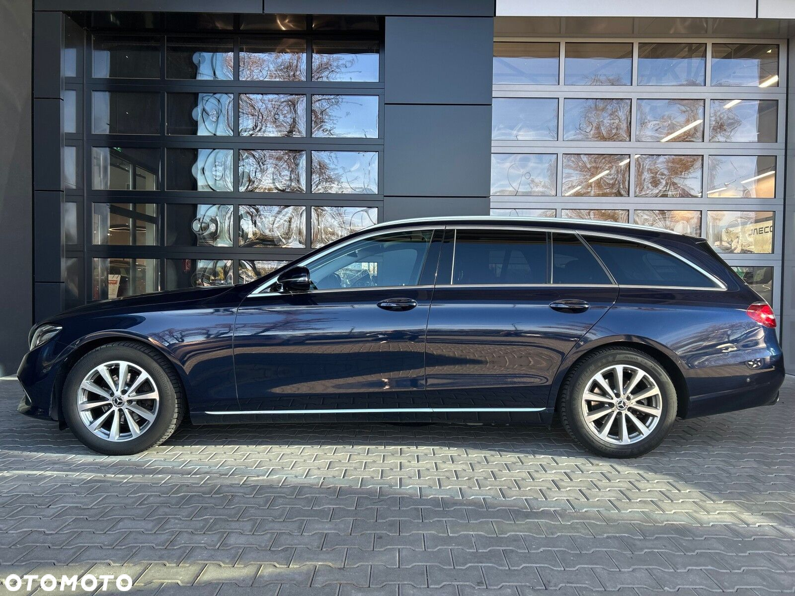 Mercedes-Benz Klasa E 220 d 4-Matic 9G-TRONIC - 5