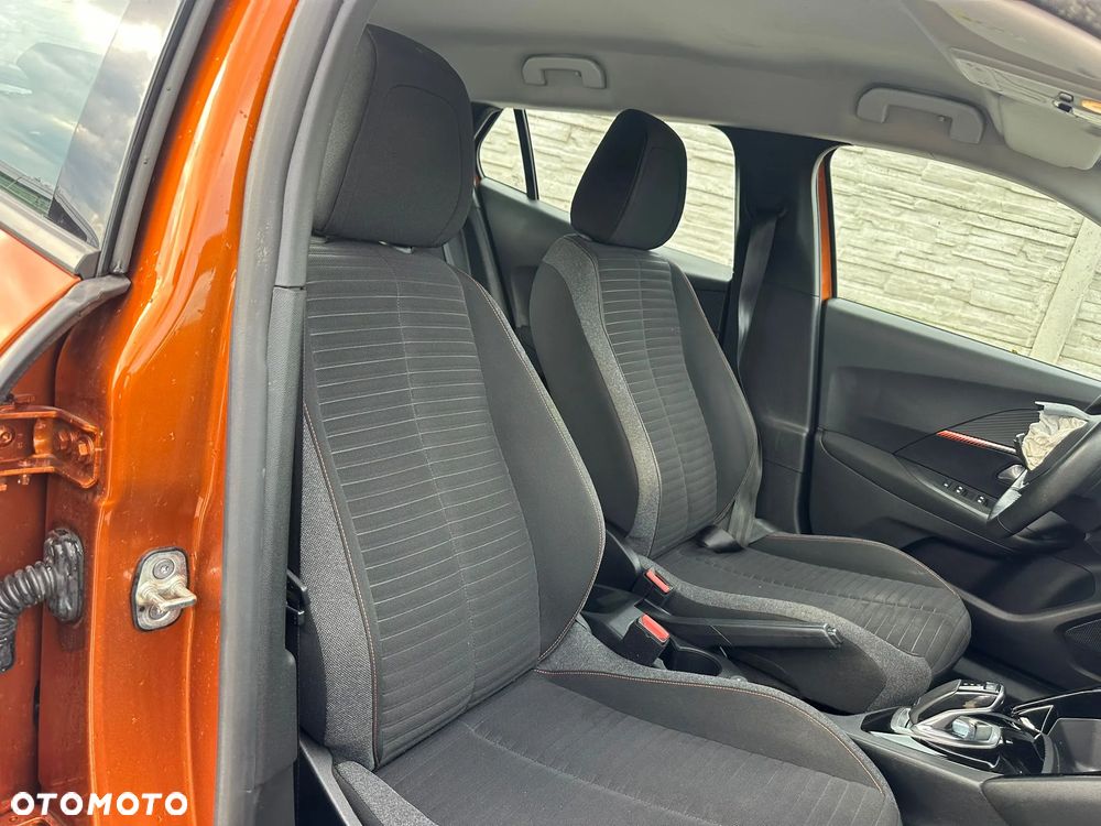Peugeot 2008 PureTech 130 EAT8 Allure - 12