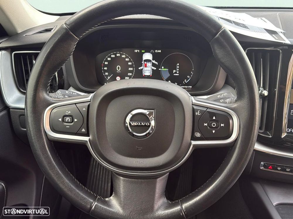 Volvo XC 60 2.0 T8 PHEV Momentum Plus AWD - 13