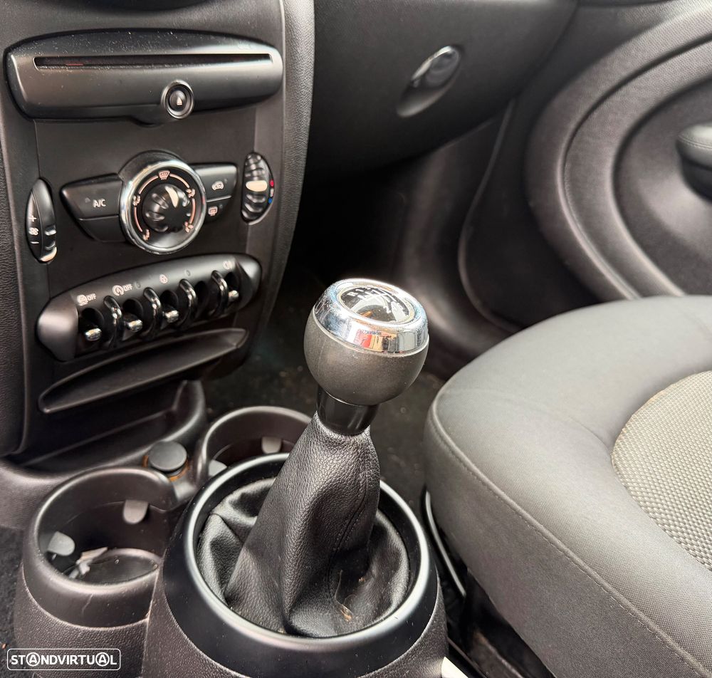 MINI Countryman One D - 13