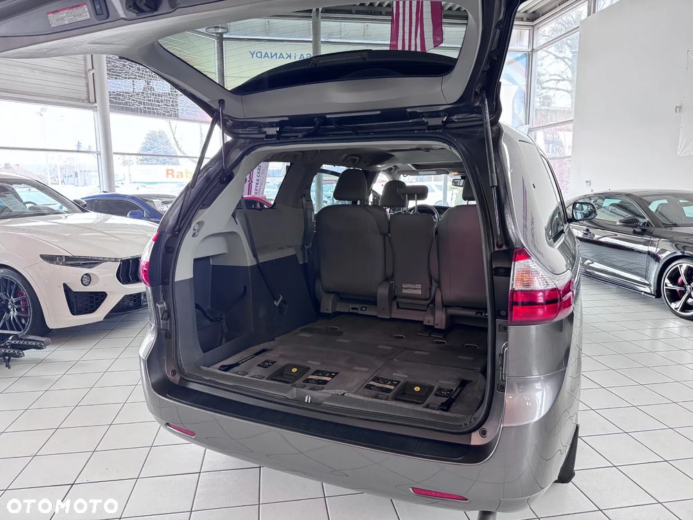 Toyota Sienna 3.5 V6 - 23