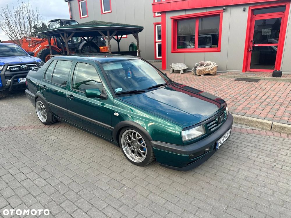 Volkswagen Vento - 2