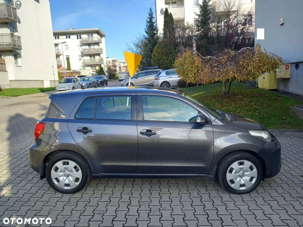Toyota Yaris 1.33 Luna - 4