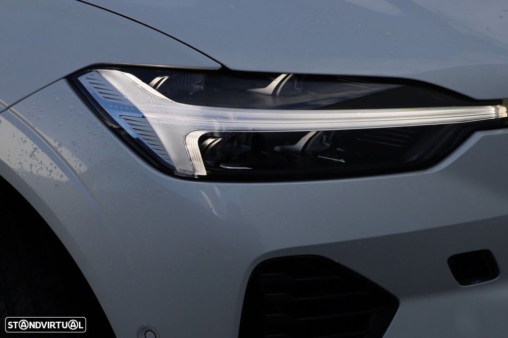 Volvo XC 60 2.0 T6 PHEV Plus Dark - 42