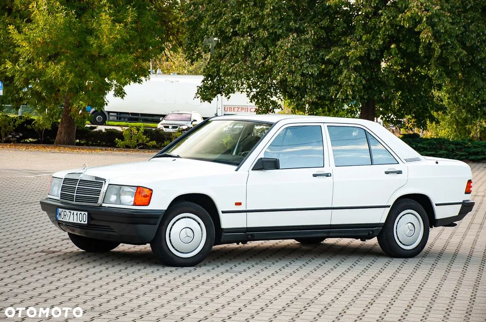 Mercedes-Benz W201 (190) - 9
