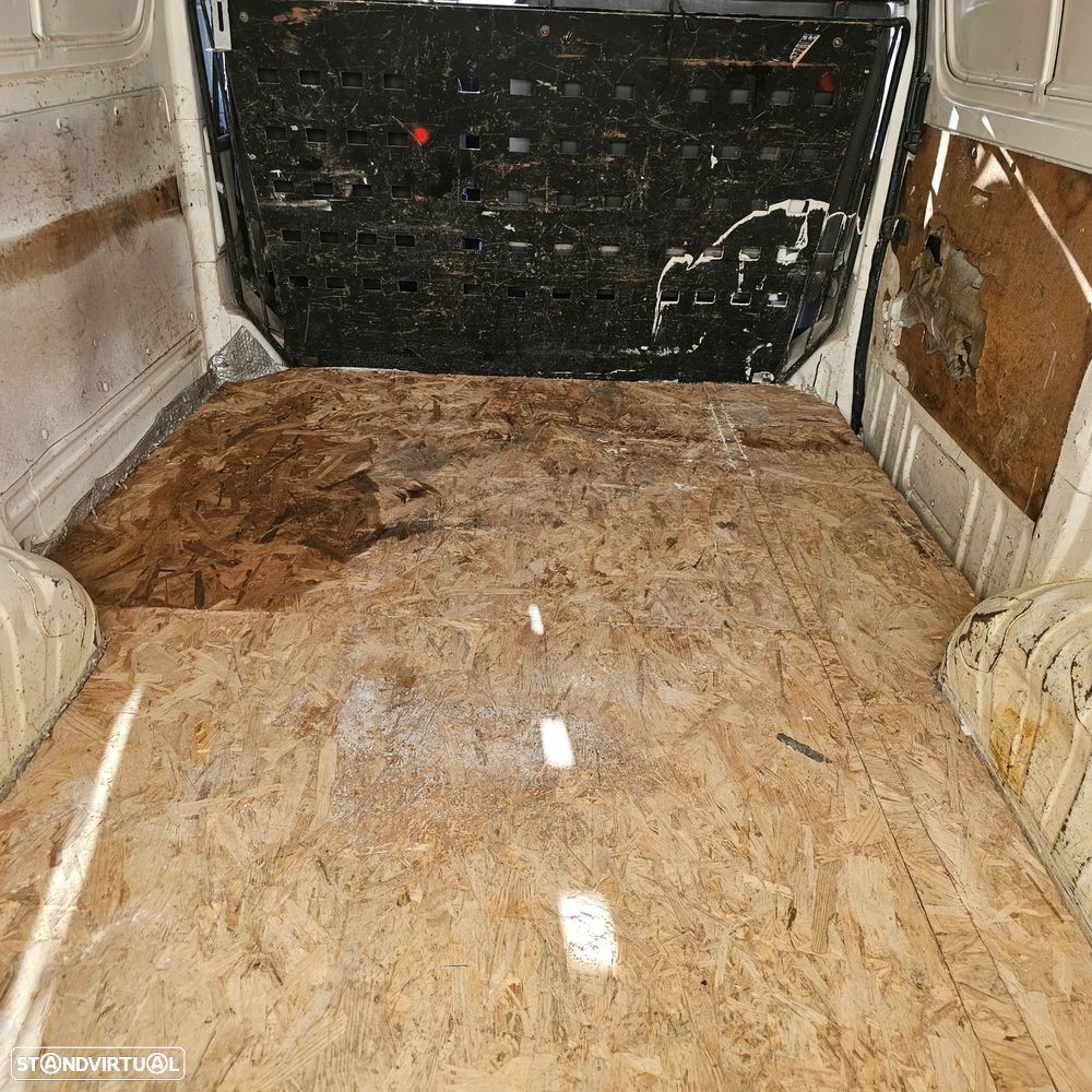 Toyota HIACE - 5