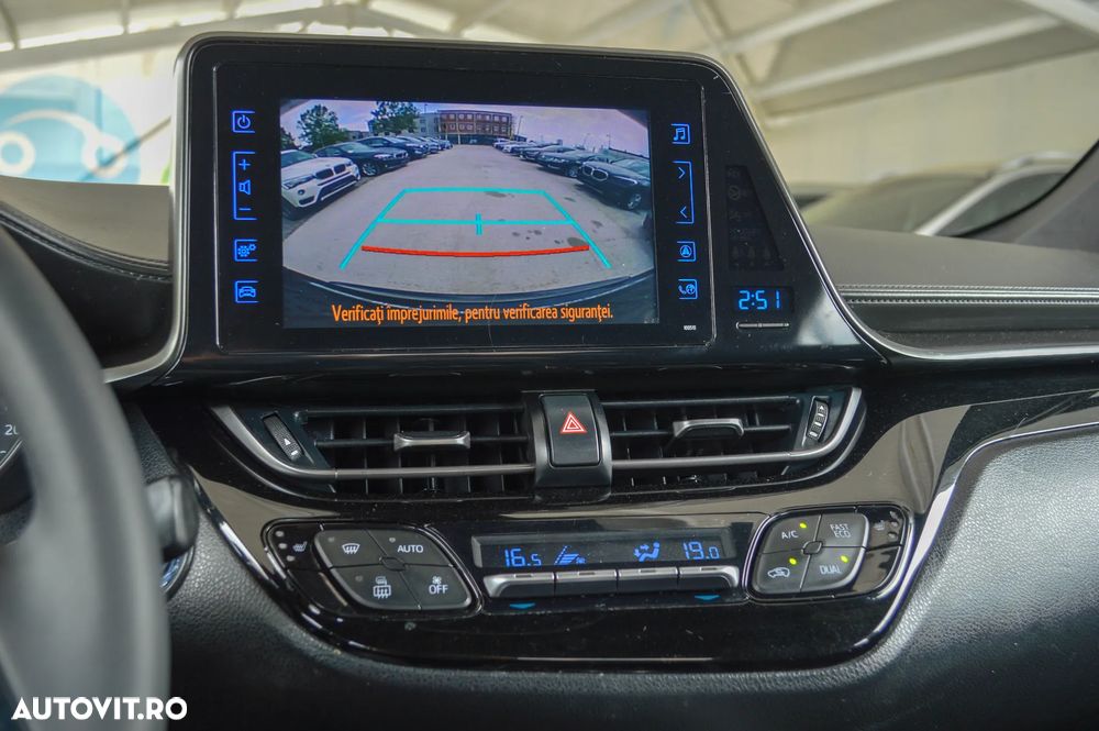 Toyota C-HR Style Selection - 8