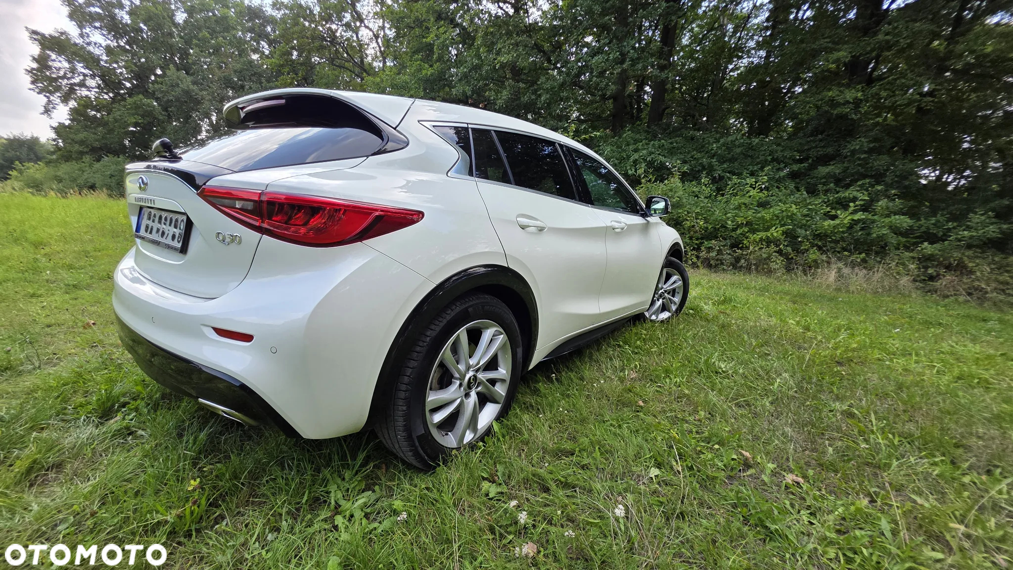 Infiniti Q30 1.6t Luxe 7DCT - 3