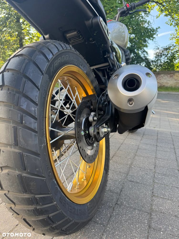 Yamaha XSR - 8