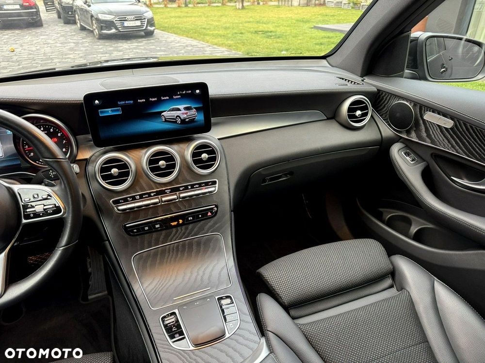 Mercedes-Benz GLC 300 e 4-Matic - 11