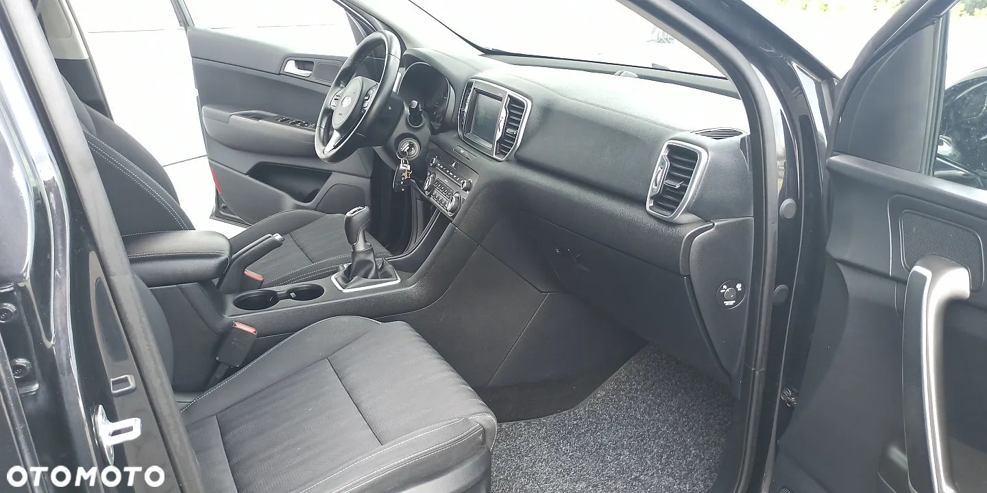 Kia Sportage 1.7 CRDI 2WD Dream-Team Edition - 28