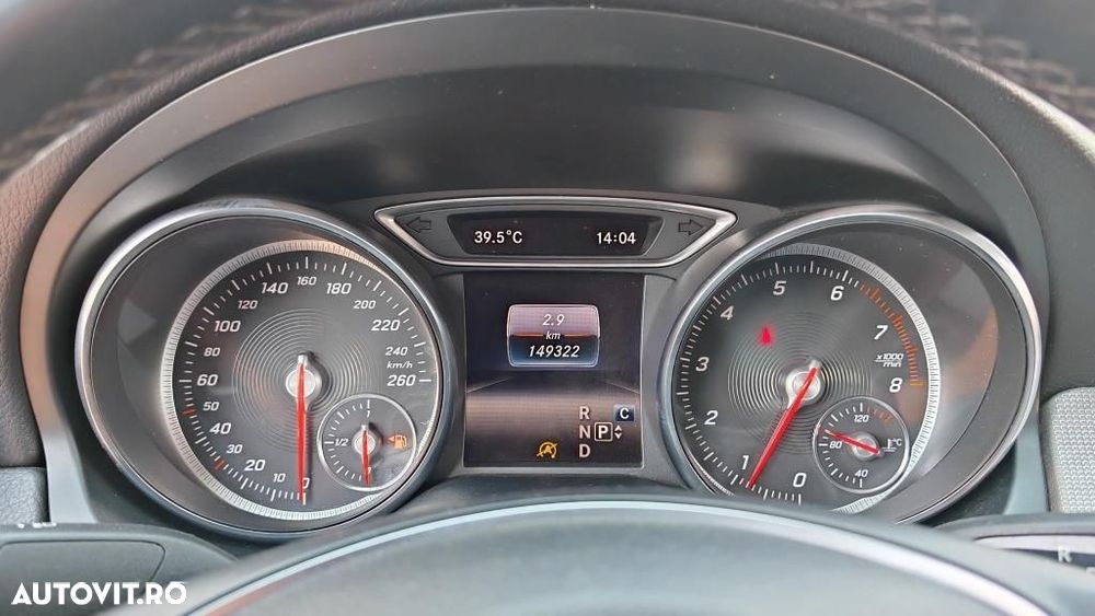 Mercedes-Benz CLA 200 - 30