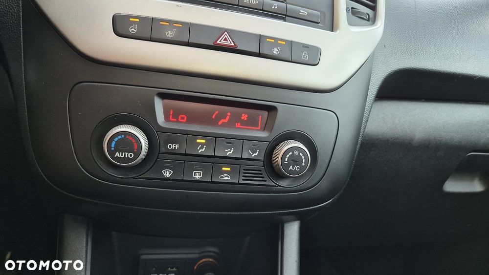 Kia Venga 1.6 CVVT Dream-Team Edition - 11