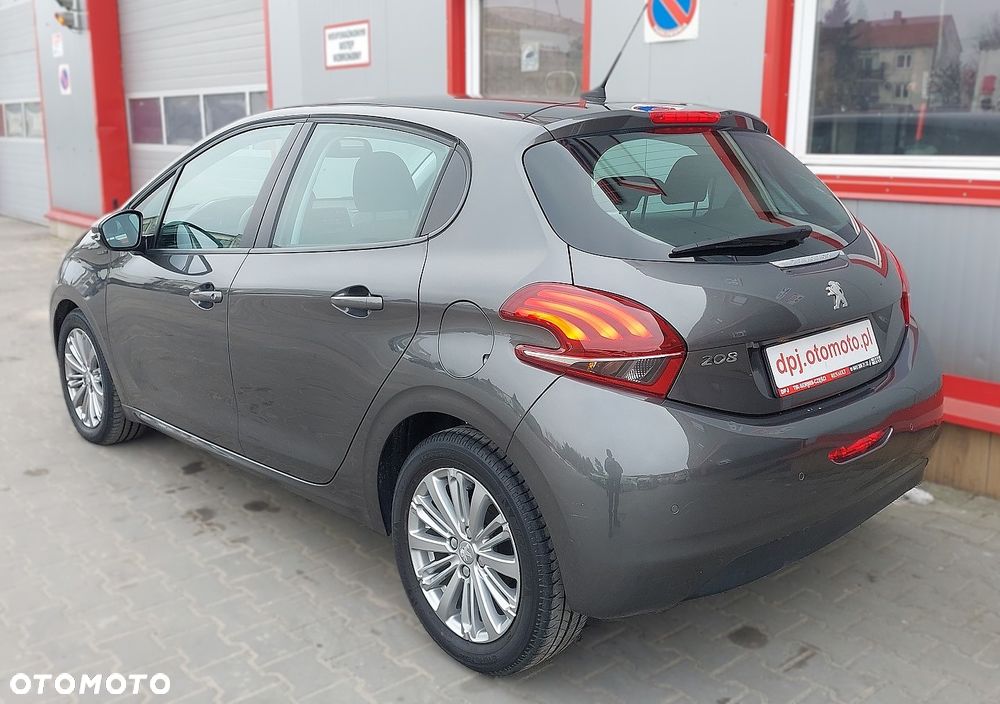 Peugeot 208 - 5
