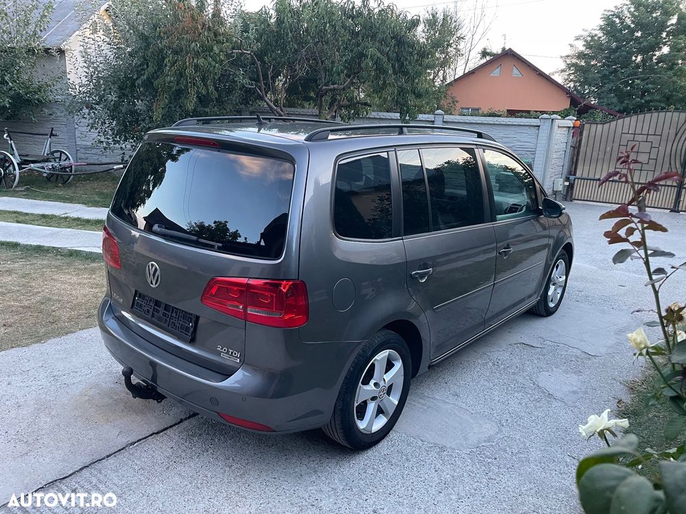 Volkswagen Touran - 4