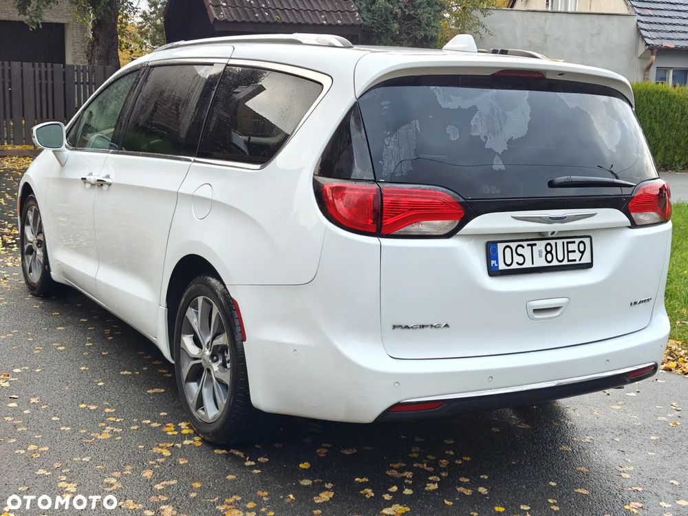 Chrysler Pacifica - 7