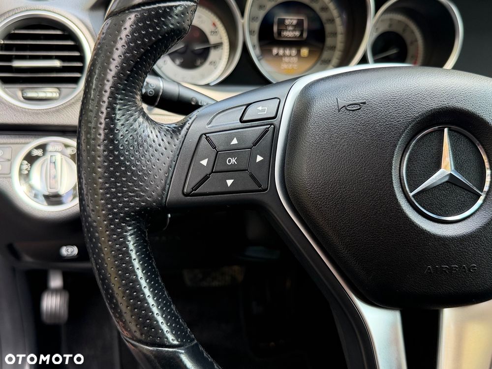 Mercedes-Benz Klasa C 250 CGI BlueEff - 33