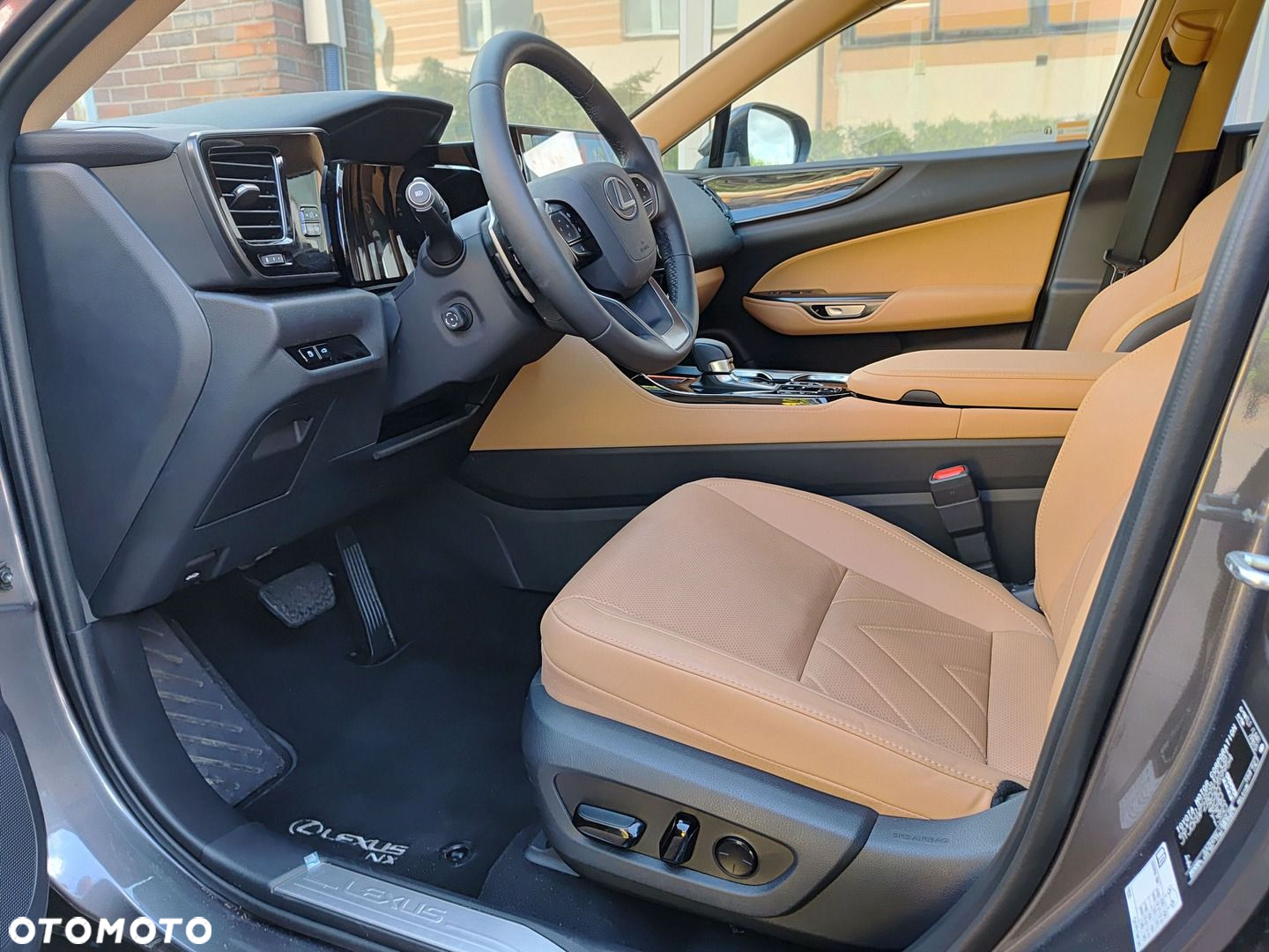 Lexus NX - 9