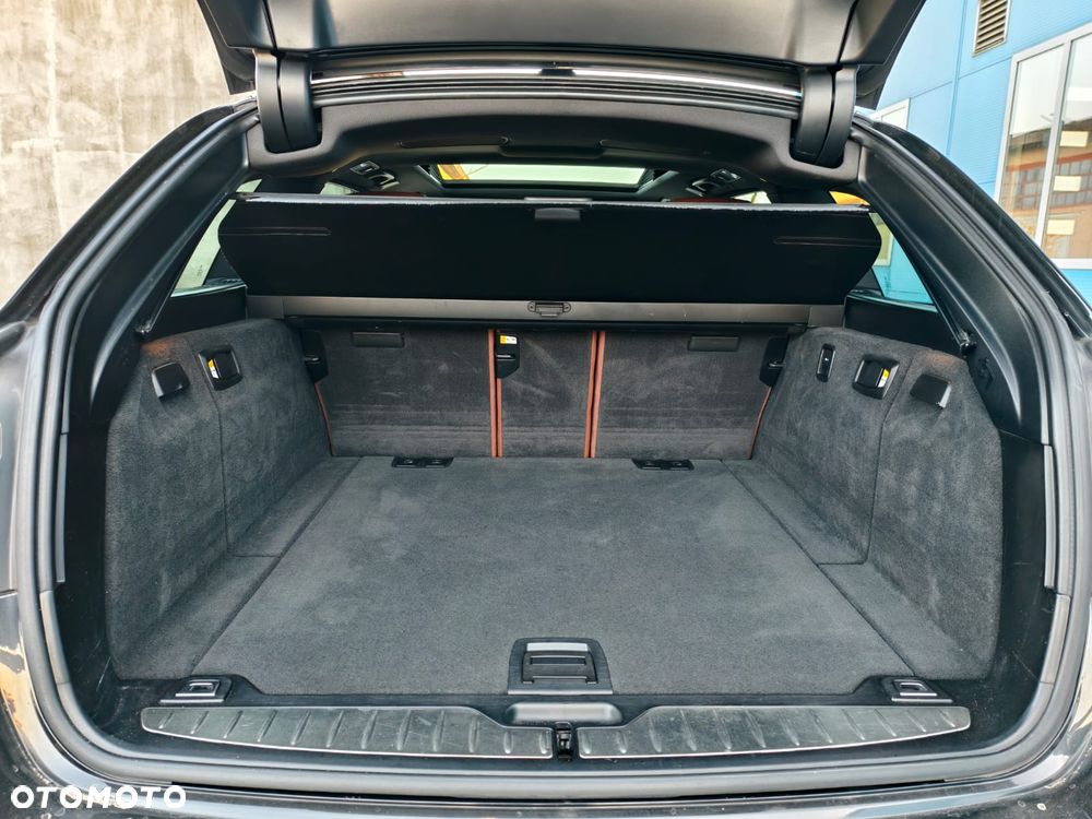 BMW Seria 5 525d - 29