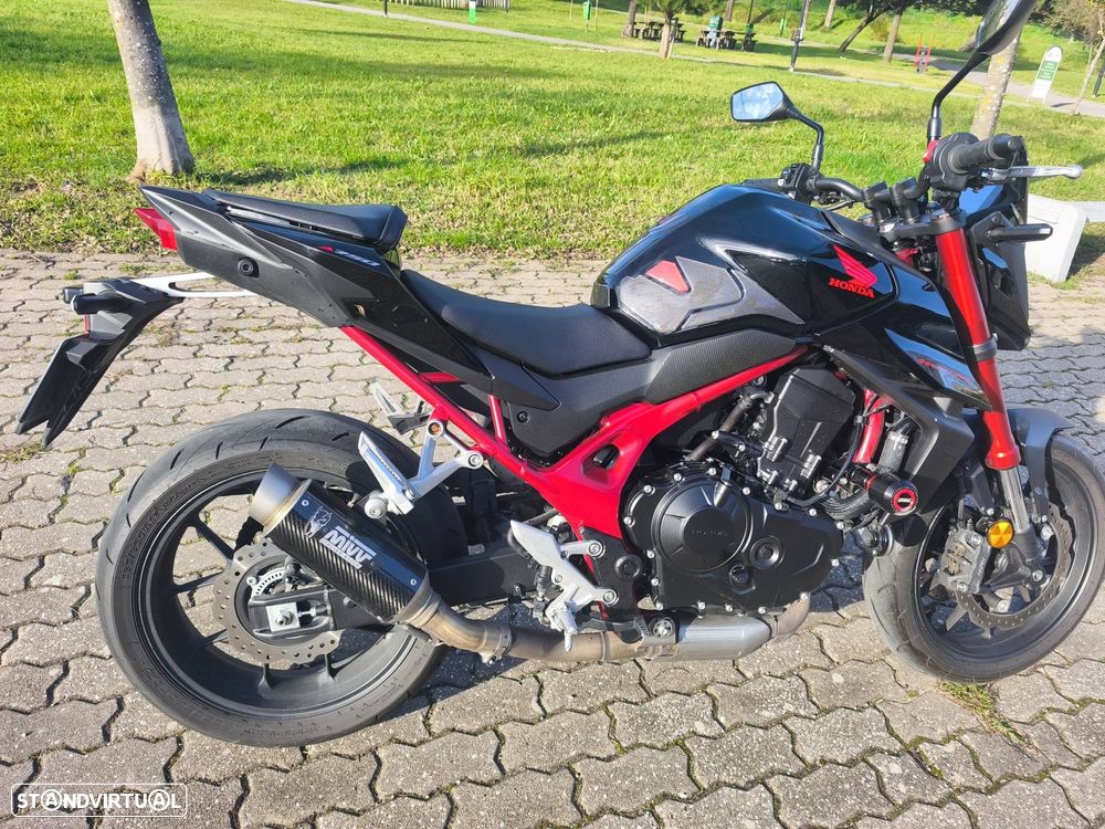 Honda Hornet 750 - 8