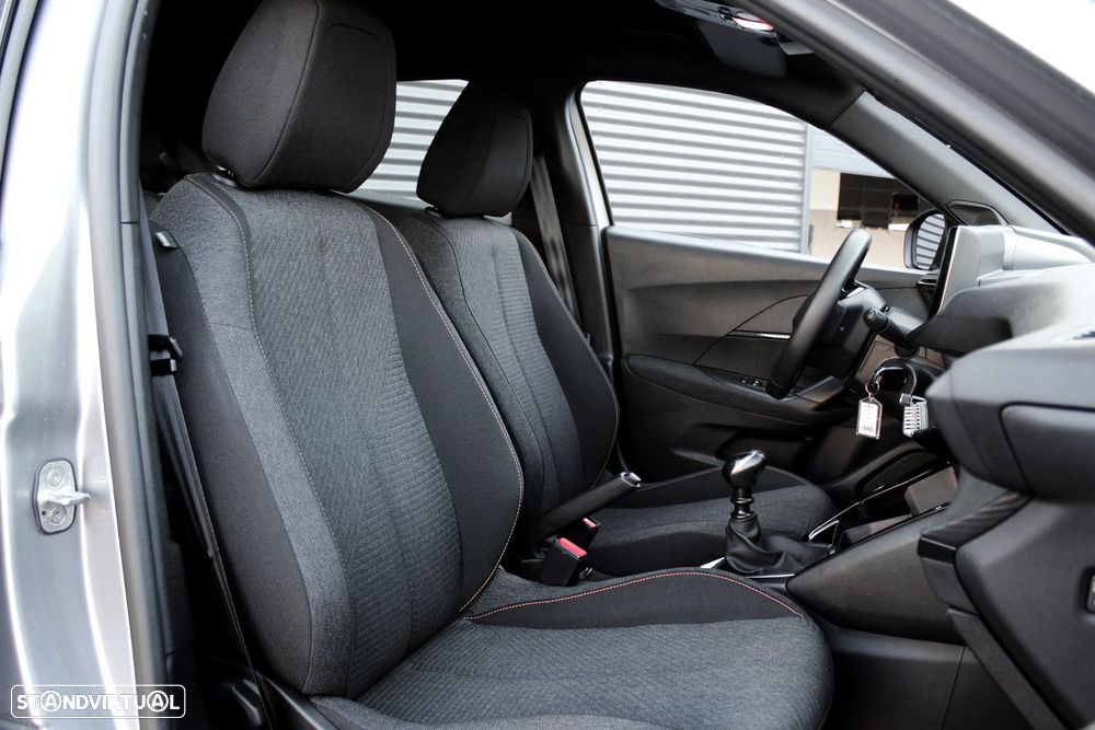 Peugeot 2008 1.2 PureTech Style - 12