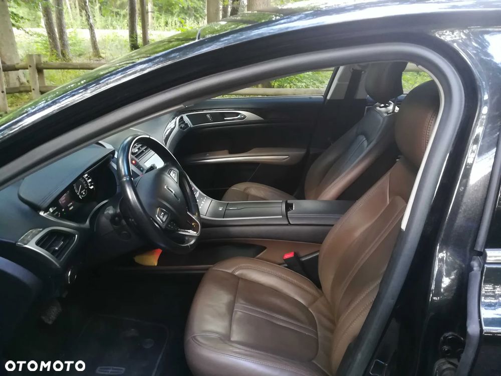 Lincoln MKZ - 5