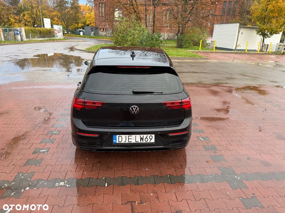 Volkswagen Golf - 8