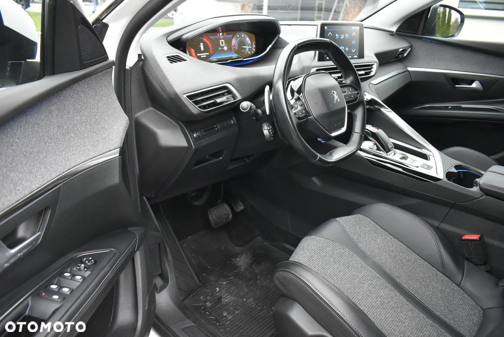 Peugeot 5008 1.5 BlueHDI Allure S&S EAT8 - 20