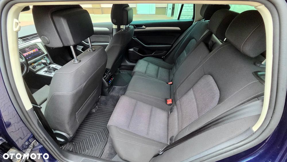 Volkswagen Passat - 6