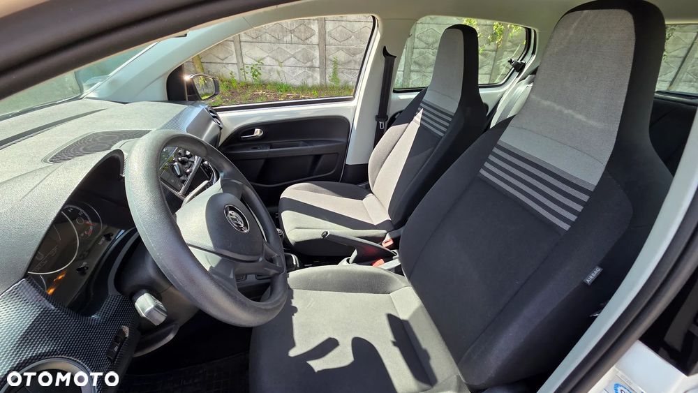 Volkswagen up! move - 10