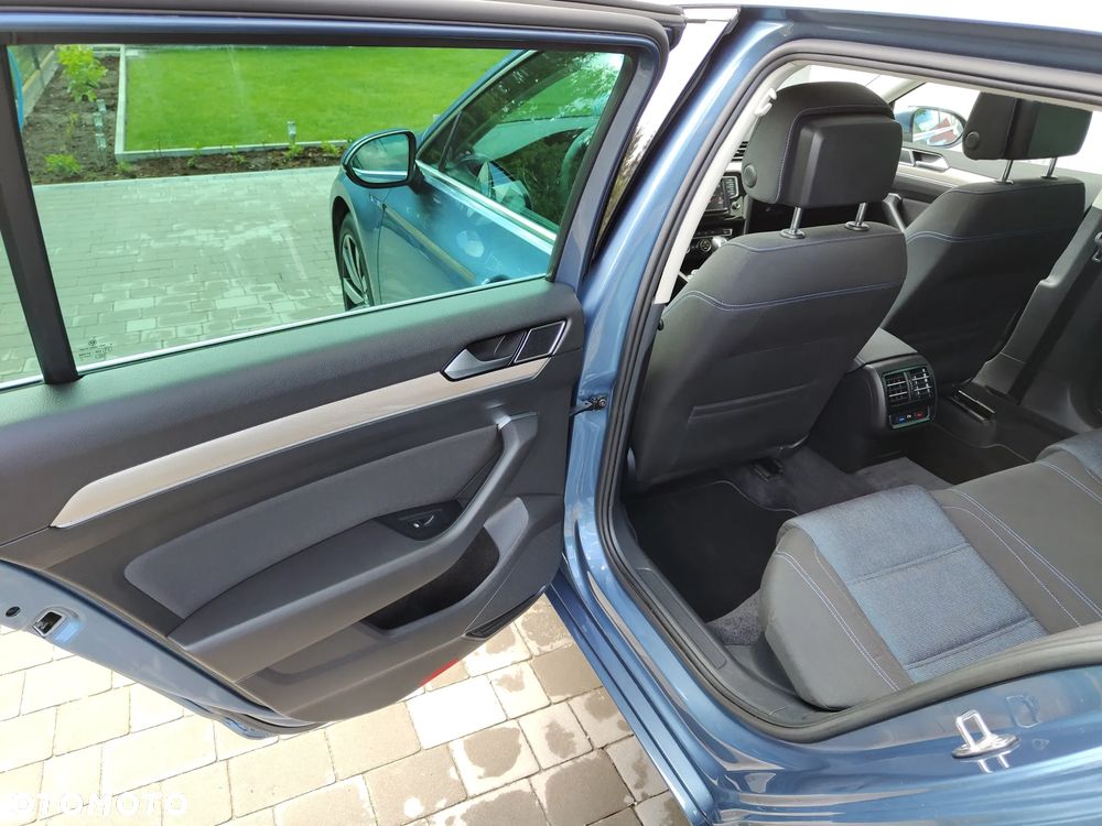 Volkswagen Passat - 27