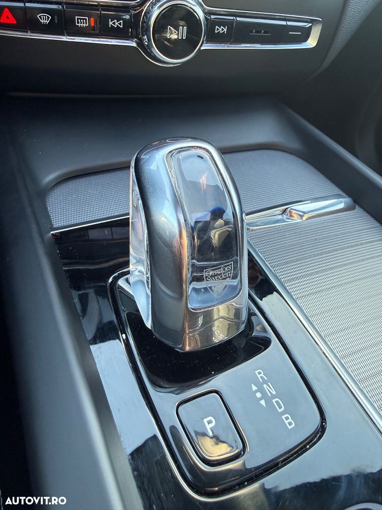 Volvo XC 60 T8 Twin Engine AWD R-Design - 11