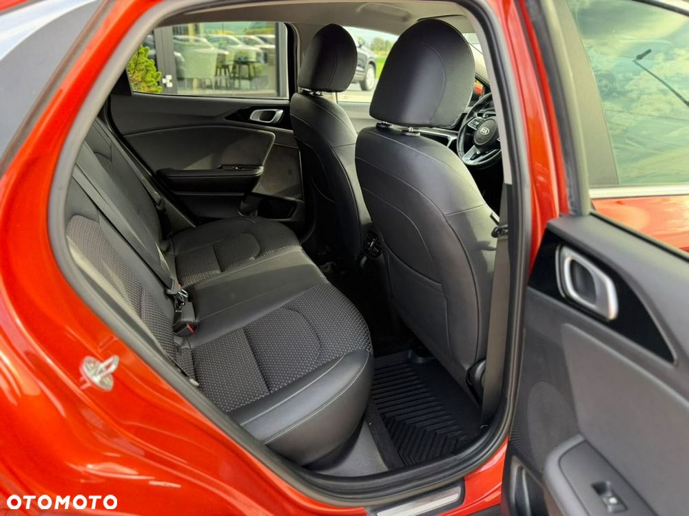Kia XCeed - 16