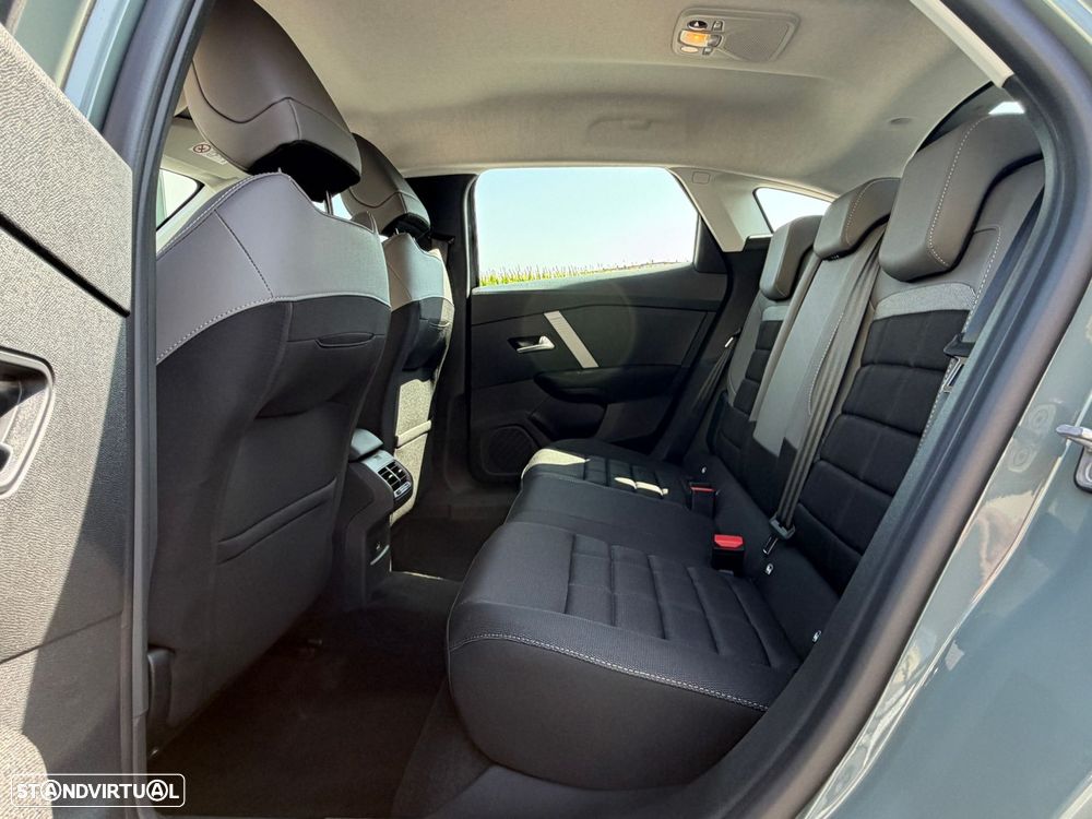 Citroën C4 1.2 Hybrid Plus e-DSC6 - 11