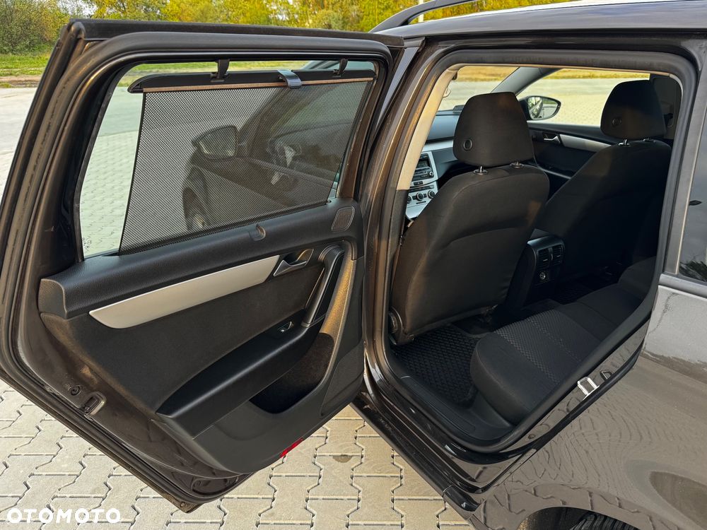 Volkswagen Passat 1.6 TDI Comfortline - 13