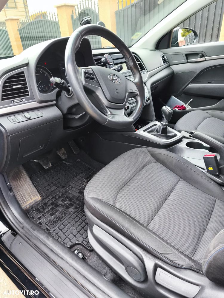 Hyundai Elantra ver-1-6-mpi-comfort - 8