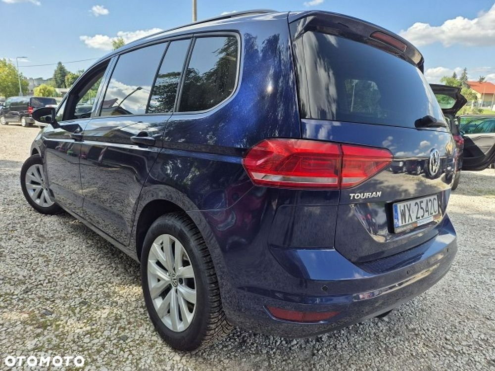Volkswagen Touran - 5