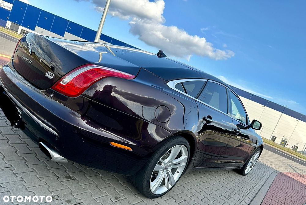 Jaguar XJ 3.0 T AWD Premium Luxury - 11