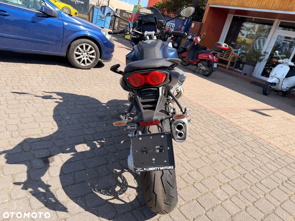 Moto Guzzi V100 Mandello - 2