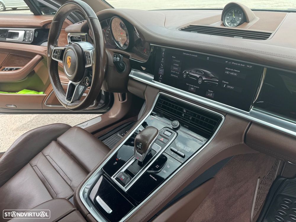 Porsche Panamera 4 E-Hybrid Platinum Edition - 12