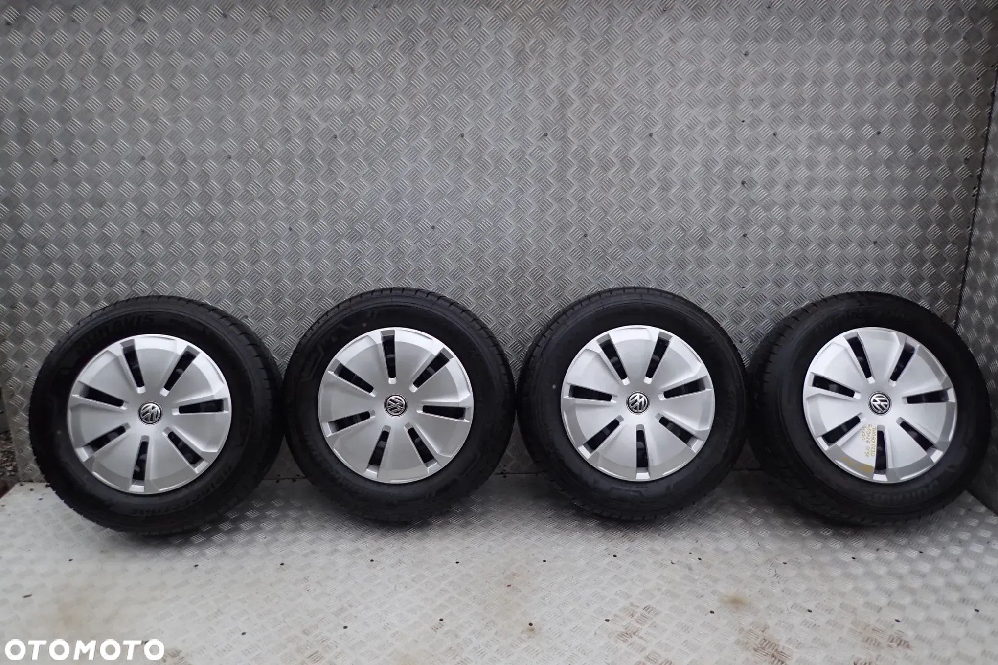 OPONY LETNIE 215/65/16C  1500ZŁ  FELGI STALOWE VW T5 T6 6,5JX16 ET 51 5X120 7H0601027D Z OPONAMI BRIDGESTONE LATO 215/65/16C 4X7MM KOMPLET - 1