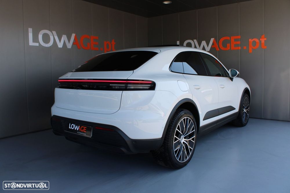Porsche Macan Electric 4 - 49