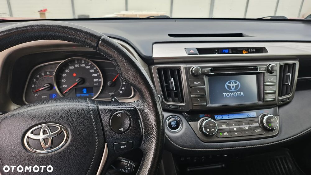 Toyota RAV4 - 6
