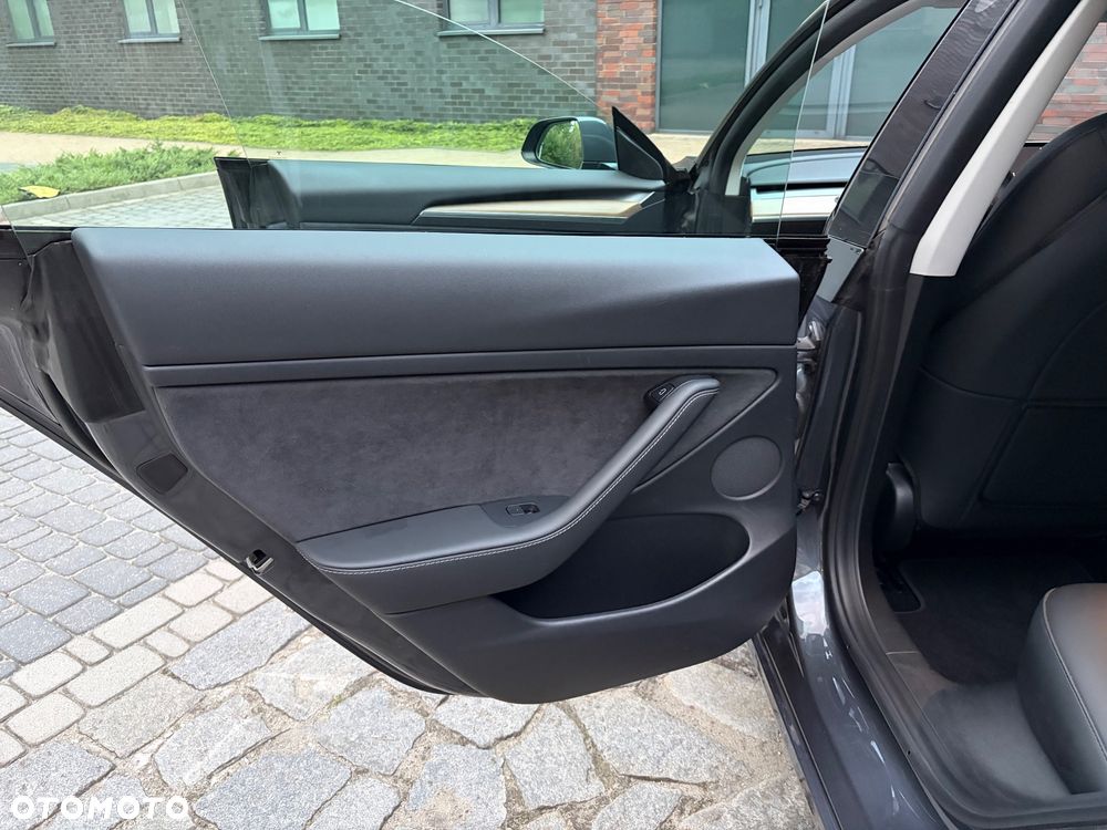 Tesla Model 3 Standard Range Plus - 10