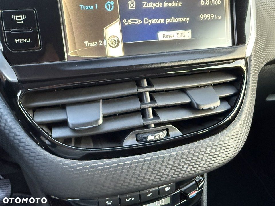 Peugeot 2008 120 VTI Allure - 24